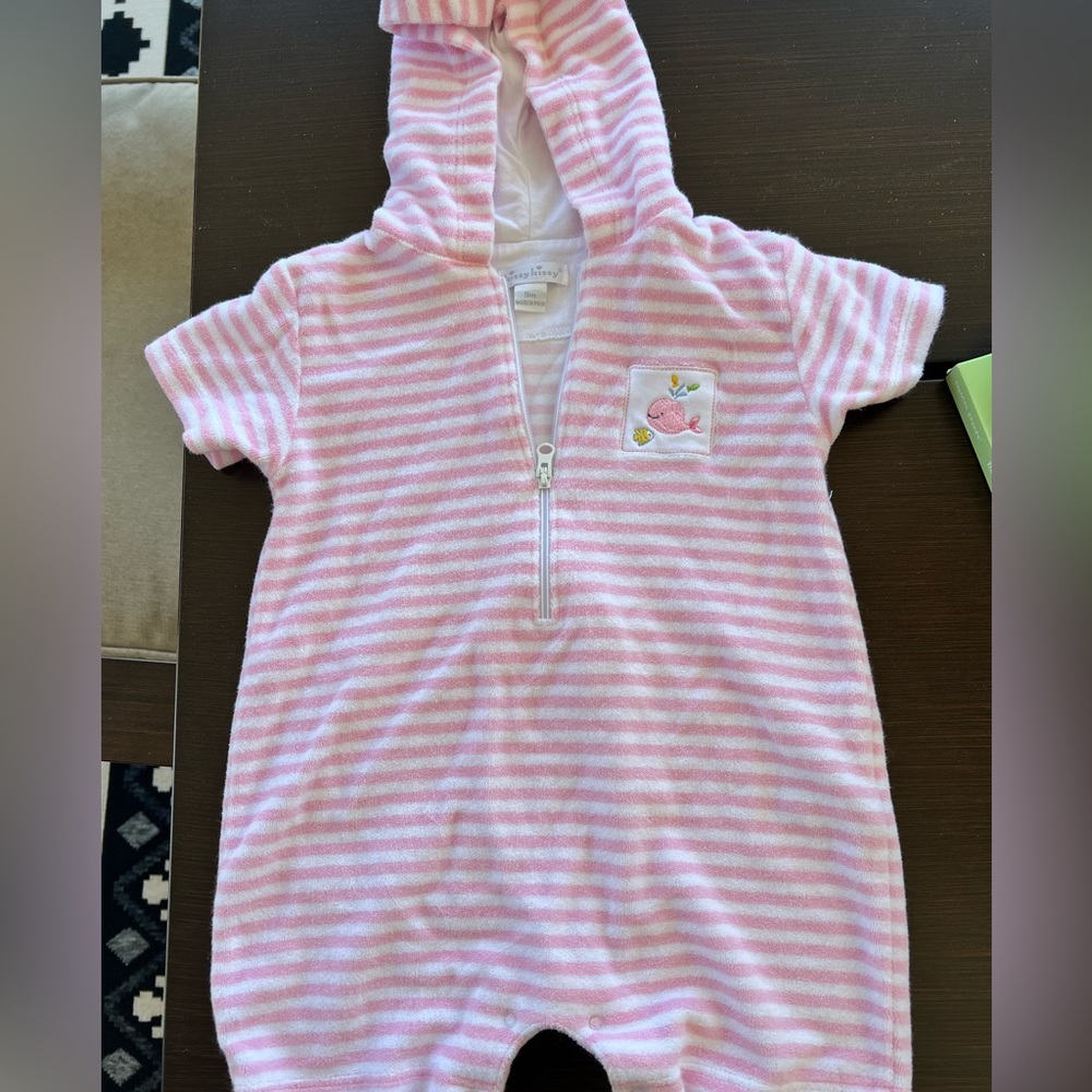 One piece Kissy Kissy terry cloth, beach, cover-up